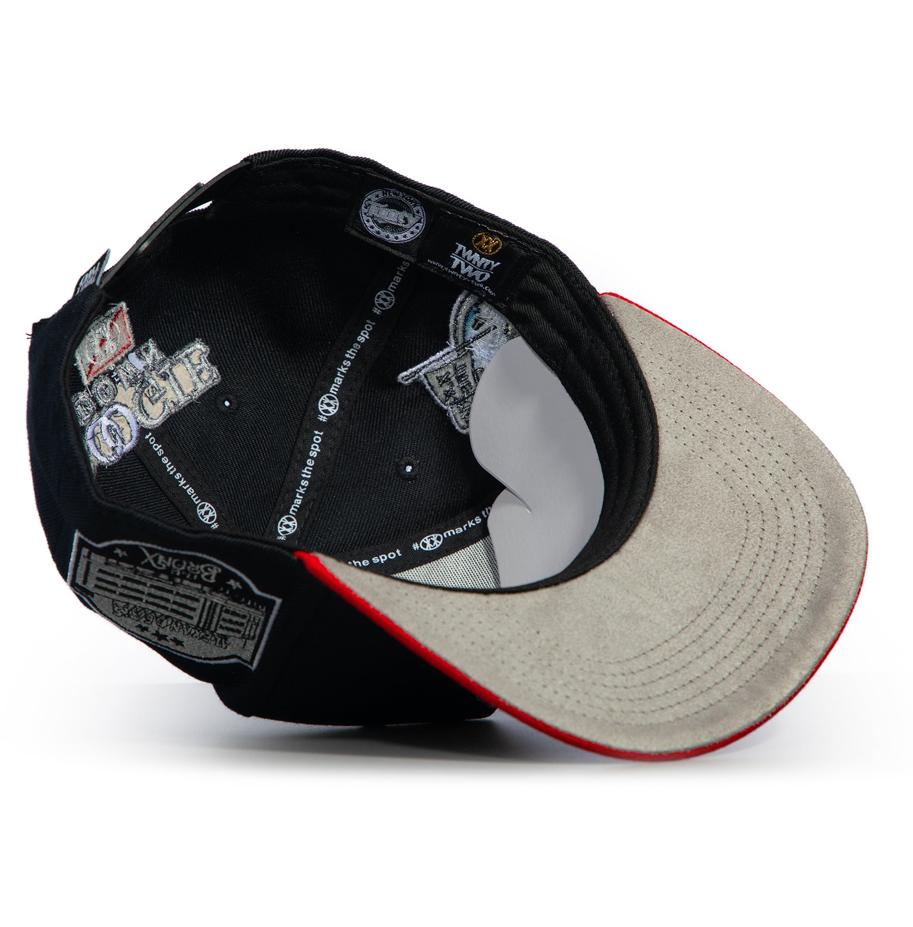 BX April 22 Day (black/red)