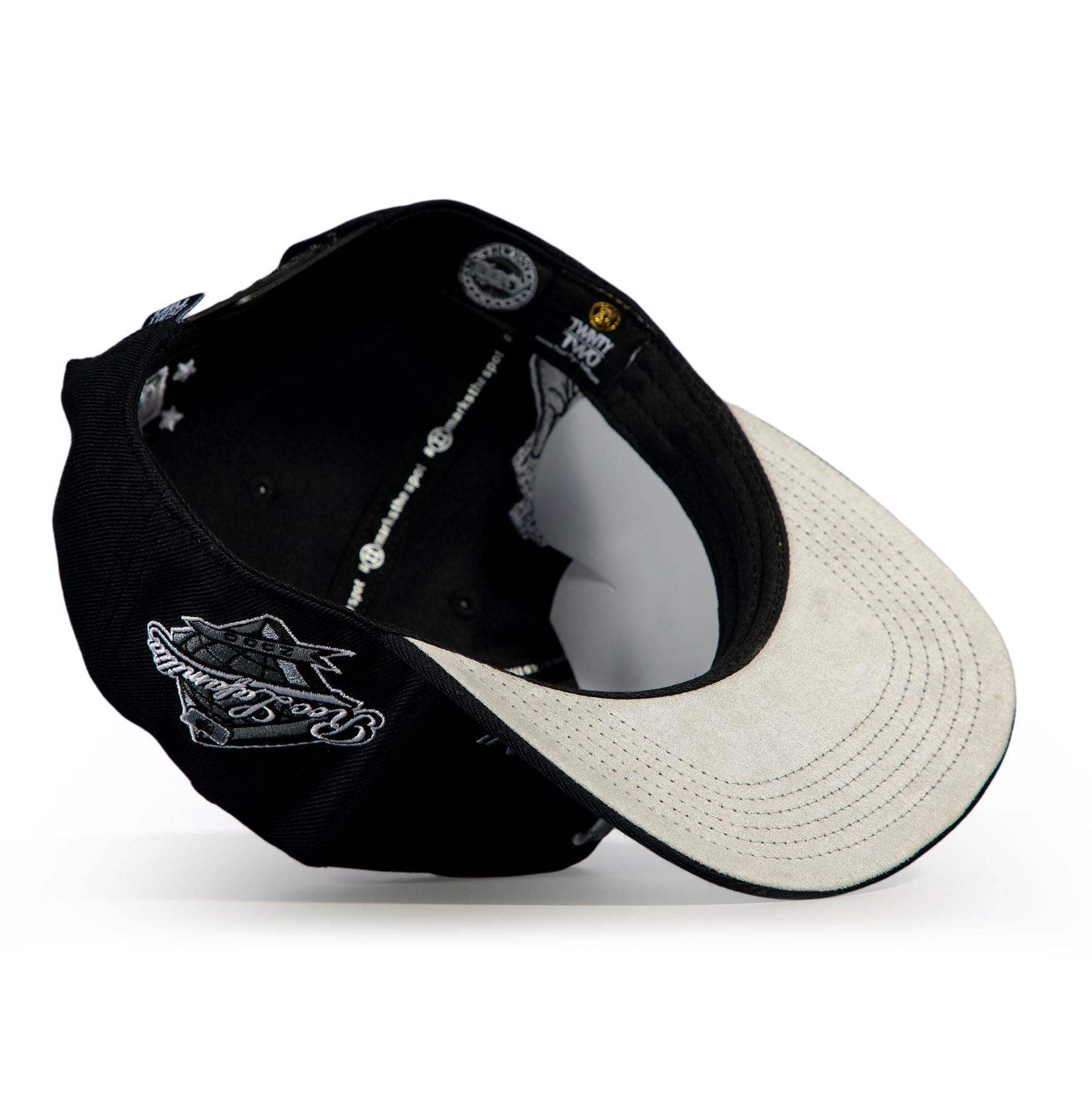 NY “HOLLA” (black)