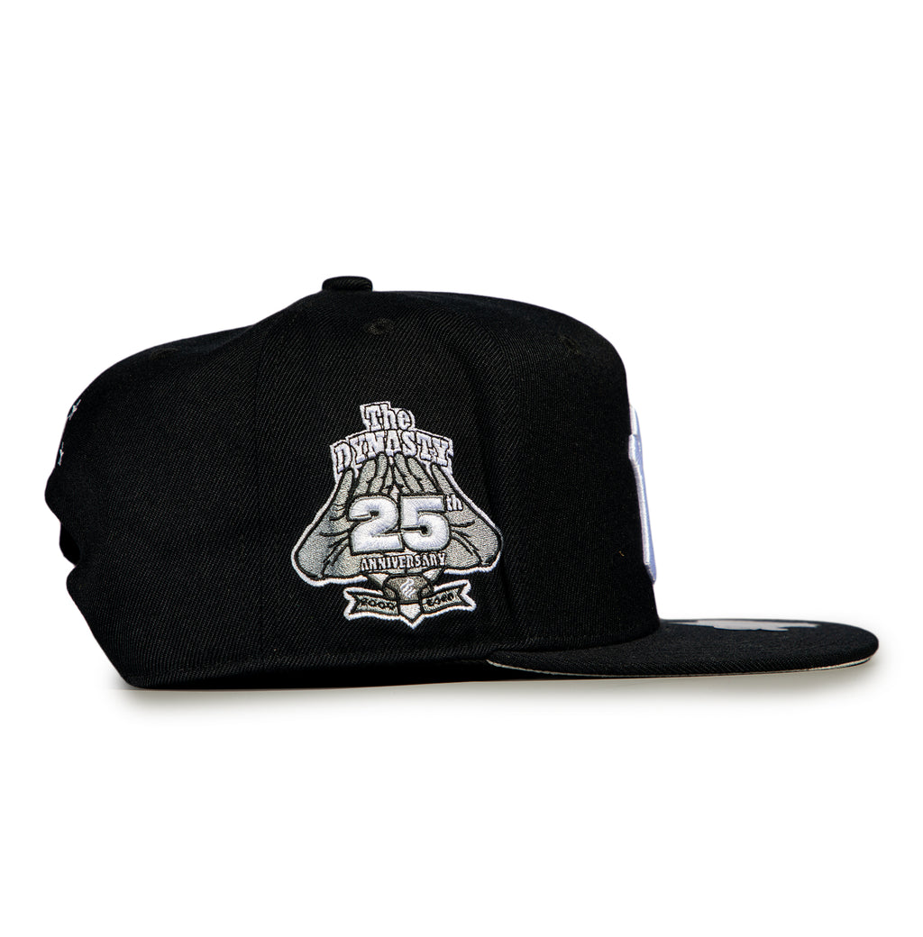 NY “HOLLA” (black)